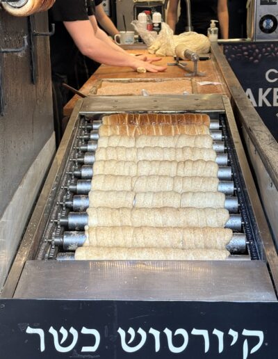 Prager jüdische Spezialität – wie Baumkuchen geformte Waffeln fürs Eis