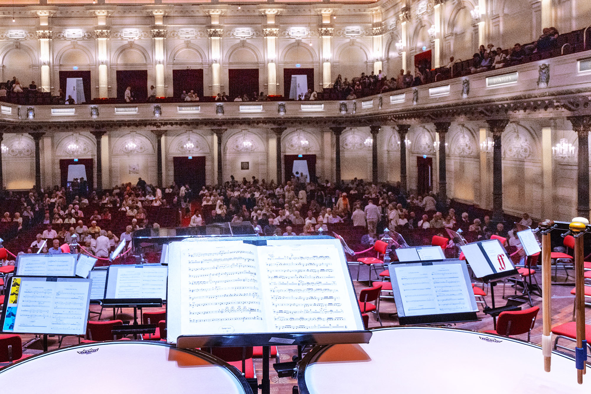 Blick von der Bühne des Concertgebouw in den Saal